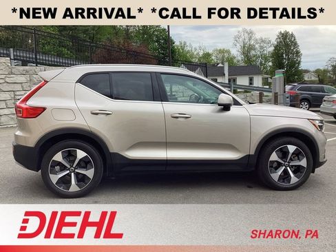Used 2024 Volvo XC40 B5 Plus w/ Climate Package AWD/4WD image 9