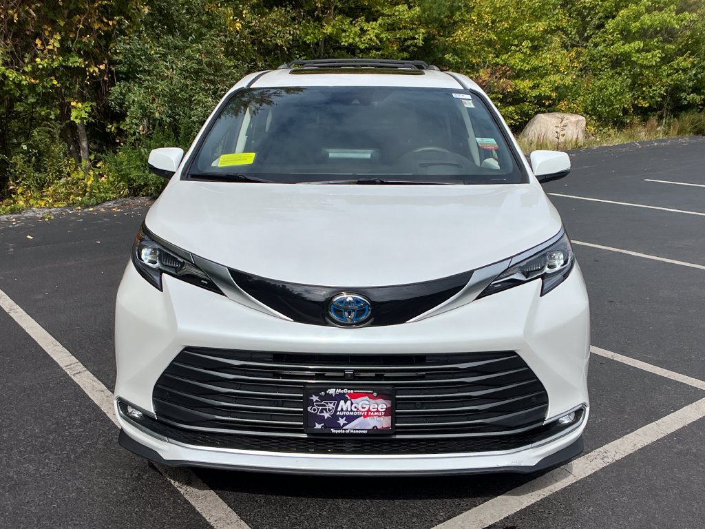 Certified 2024 Toyota Sienna Platinum AWD/4WD image 8
