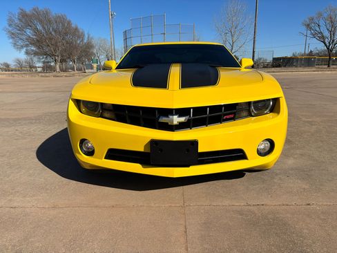 Used 2011 Chevrolet Camaro LT w/ RS Package image 5