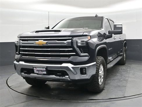 Used 2024 Chevrolet Silverado 2500 LTZ image 7