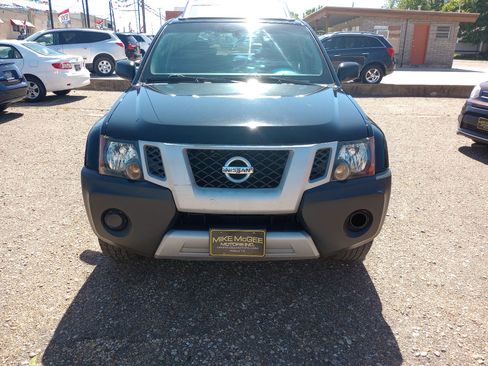 Used 2011 Nissan Xterra X RWD image 2