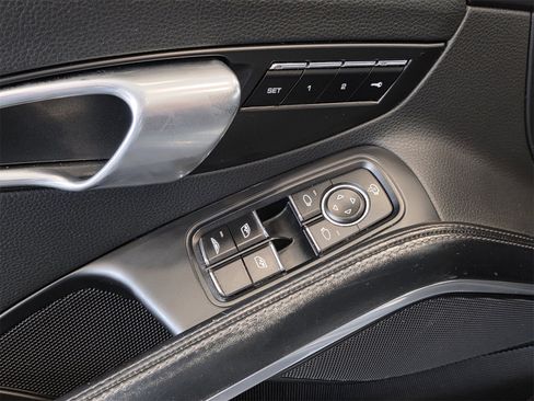 Used 2015 Porsche 911 Carrera image 19