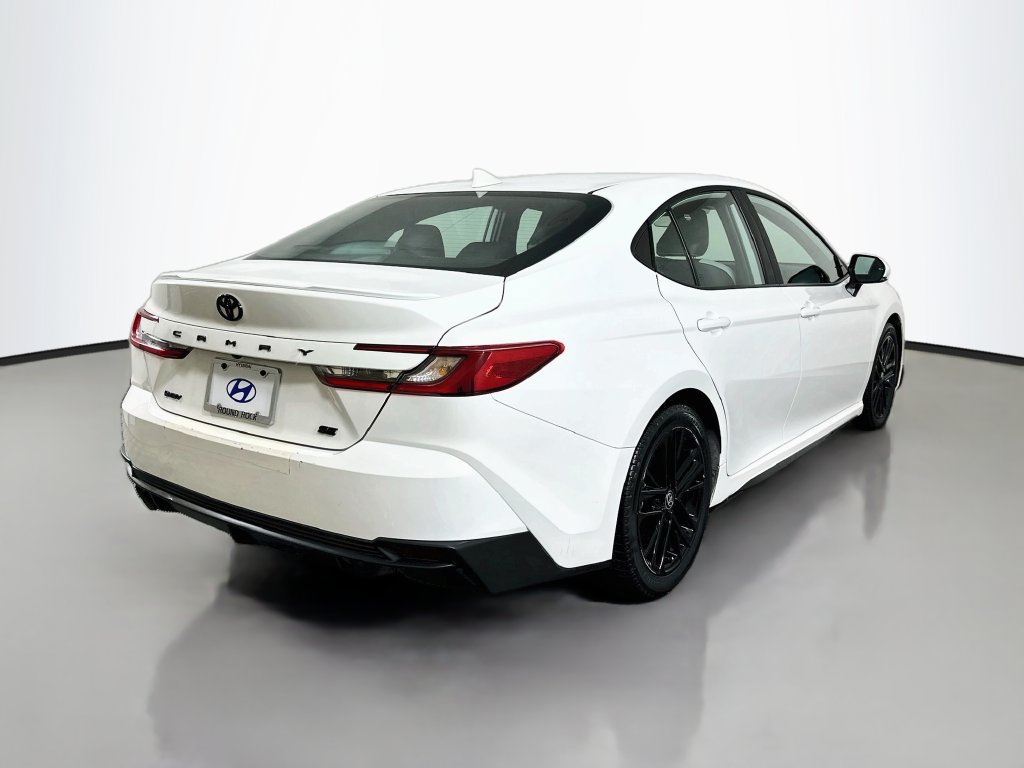 Used 2025 Toyota Camry SE w/ Convenience Package FWD image 5