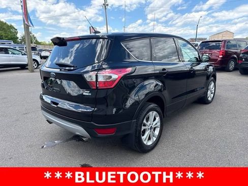 Used 2017 Ford Escape SE AWD/4WD image 3