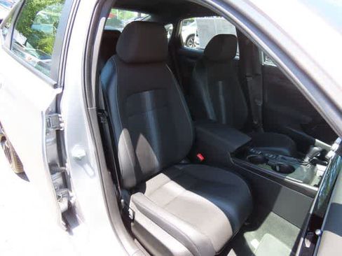Used 2023 Honda Civic Sport image 16