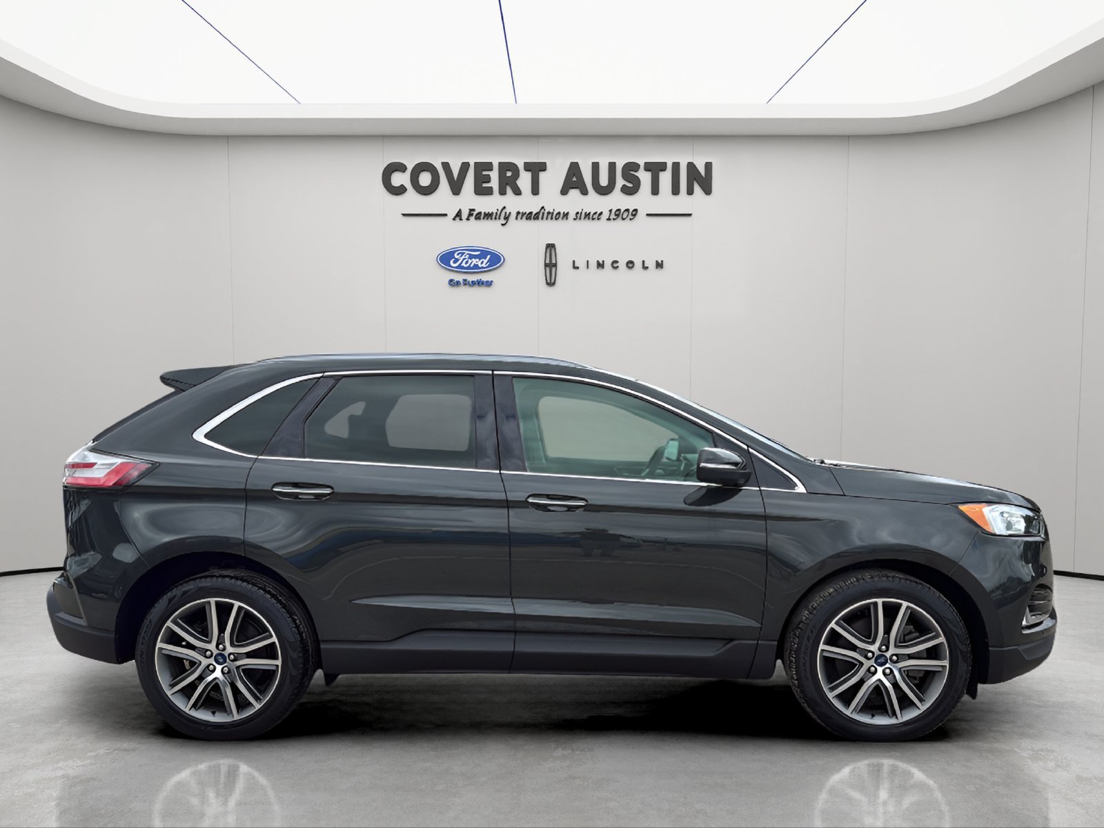 Used 2022 Ford Edge Titanium AWD/4WD image 6