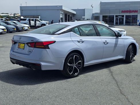 Used 2025 Nissan Altima 2.5 SR AWD/4WD image 4