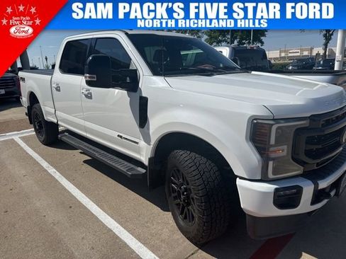 Used 2022 Ford F250 Lariat w/ Black Appearance Package image 3