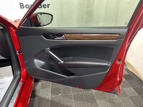 Used 2020 Volkswagen Passat 2.0T SEL image 11