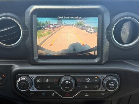 Used 2023 Jeep Wrangler Unlimited Sahara w/ Cold Weather Group AWD/4WD image 21
