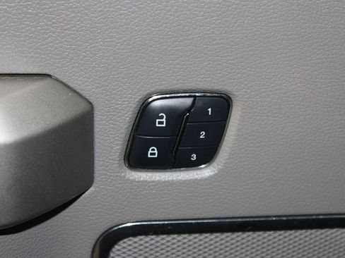 Used 2018 Ford F150 Lariat image 27