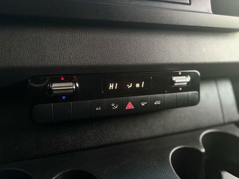 Used 2020 Mercedes-Benz Sprinter 2500 image 31