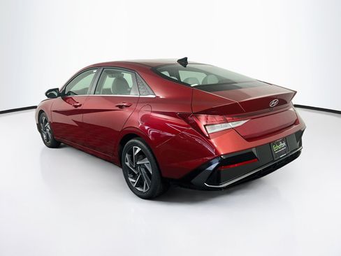 Used 2025 Hyundai Elantra Limited FWD image 5