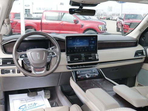 Used 2022 Lincoln Navigator L Reserve image 47