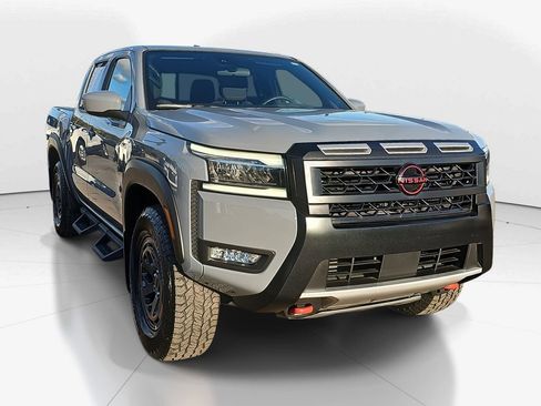 Used 2025 Nissan Frontier PRO-4X image 2
