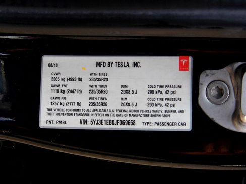 Used 2018 Tesla Model 3 Long Range image 29