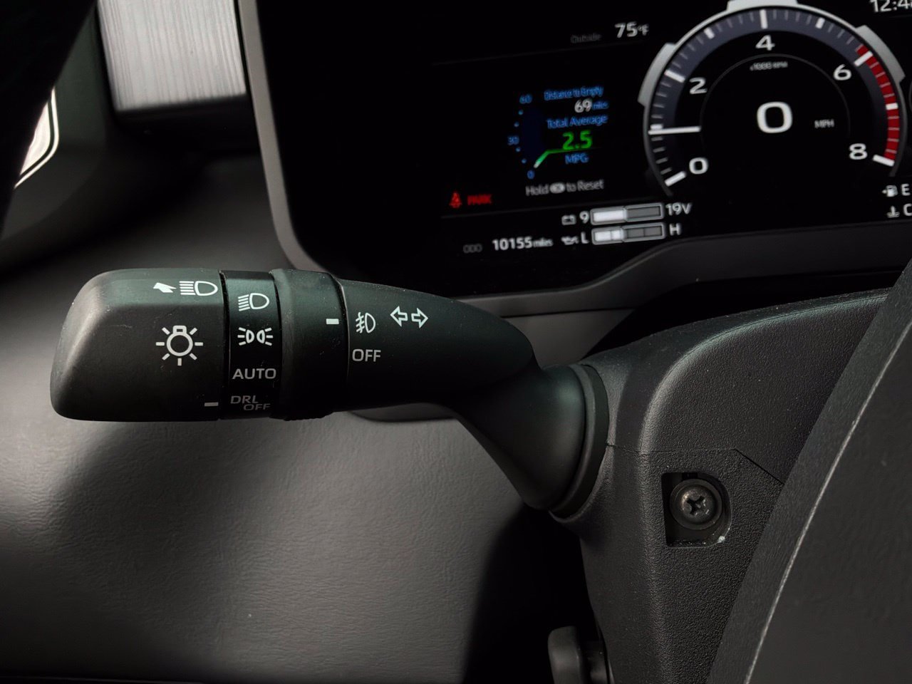 Used 2025 Toyota Sequoia Platinum AWD/4WD image 51