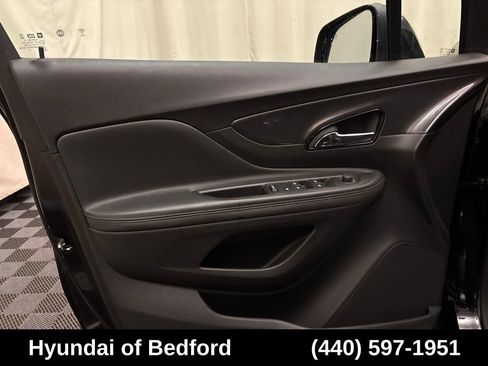 Used 2022 Buick Encore Preferred AWD/4WD image 12