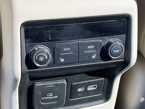Used 2022 GMC Acadia Denali w/ Denali Ultimate Package AWD/4WD image 26