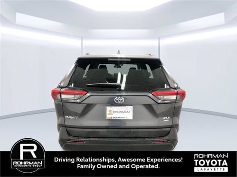 Used 2021 Toyota RAV4 XLE Premium AWD/4WD image 5