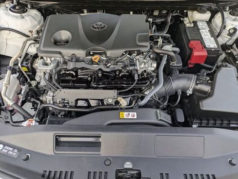 Used 2024 Toyota Camry SE image 32