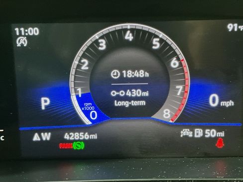 Used 2022 Volkswagen Taos SE w/ Panoramic Sunroof Package FWD image 19