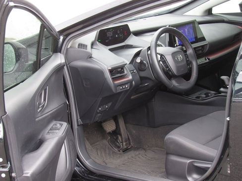 Used 2023 Toyota Prius Prime FWD image 10