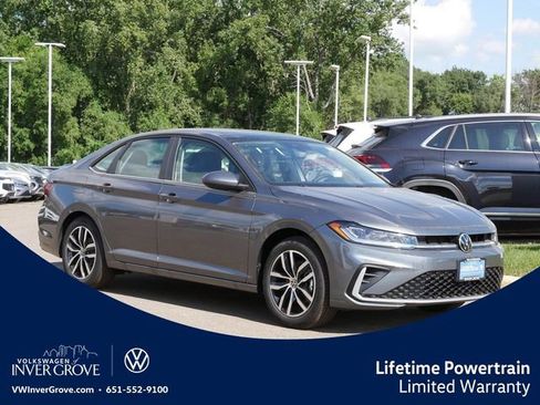 New 2025 Volkswagen Jetta SE image 1
