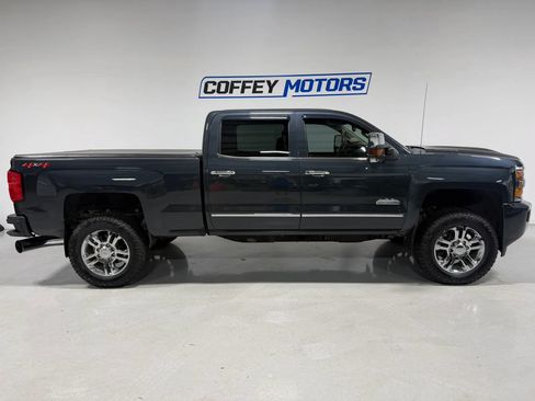 Used 2018 Chevrolet Silverado 2500 High Country w/ Duramax Plus Package AWD/4WD image 7