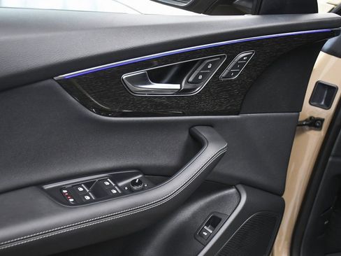 Used 2024 Audi Q8 Premium Plus w/ Premium Plus Package image 10