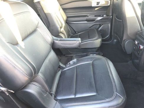 Used 2020 Ford Explorer XLT w/ Equipment Group 202A image 14