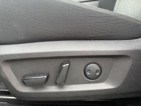Used 2023 Nissan Rogue SV AWD/4WD image 19