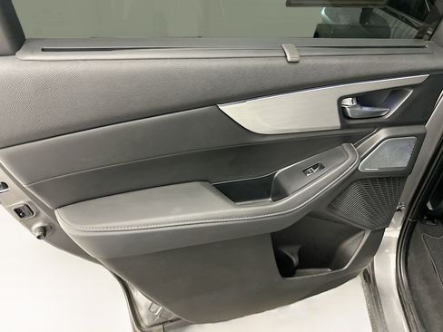 Used 2025 Acura MDX SH-AWD w/ Technology Package image 28