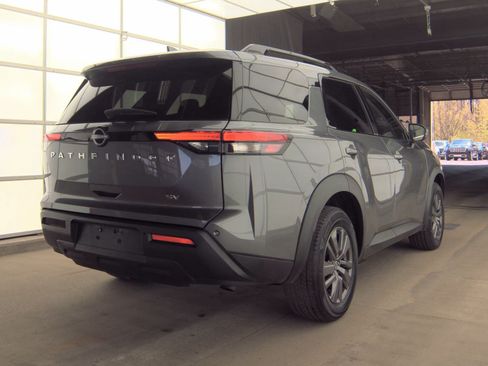 Used 2022 Nissan Pathfinder SV FWD image 7
