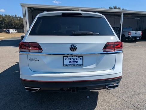 Used 2023 Volkswagen Atlas SE w/ Black Wheel Package image 6