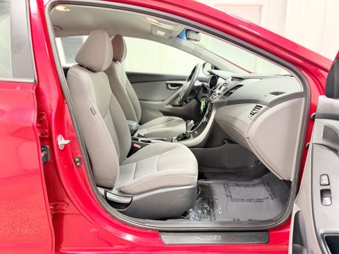 Used 2014 Hyundai Elantra SE FWD image 26