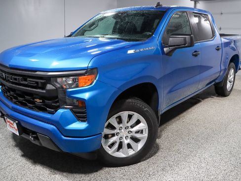 Used 2024 Chevrolet Silverado 1500 Custom AWD/4WD image 31