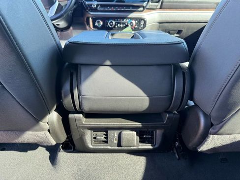 Used 2024 GMC Sierra 1500 SLT image 23