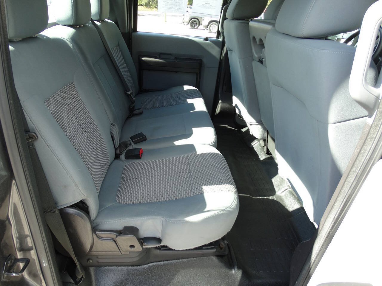 Used 2015 Ford F250 4x4 Crew Cab XL w/ Power Equipment Group image 24