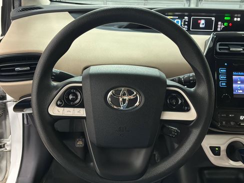 Used 2016 Toyota Prius Two FWD image 5