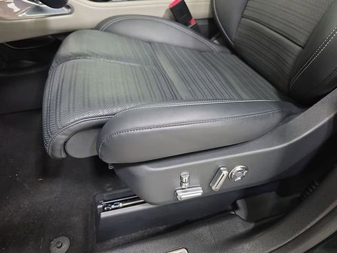 Used 2025 Lincoln Nautilus Reserve AWD/4WD image 26