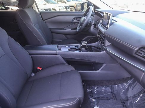 Used 2025 Nissan Rogue S image 15