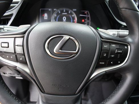 Used 2022 Lexus ES 250 w/ Premium Package AWD/4WD image 31