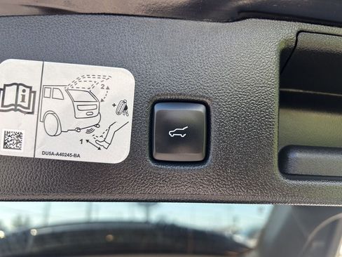 Certified 2020 Ford Escape SEL AWD/4WD image 18