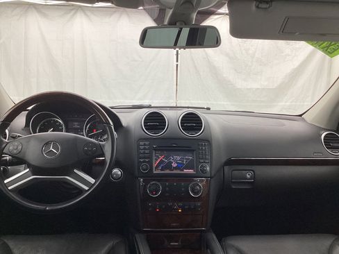 Used 2011 Mercedes-Benz GL 550 4MATIC image 33