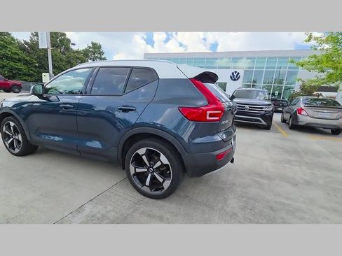 Used 2021 Volvo XC40 T5 Momentum w/ Premium Package AWD/4WD image 44