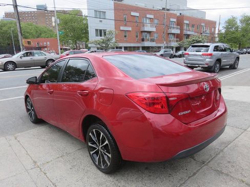 Used 2017 Toyota Corolla SE FWD image 5