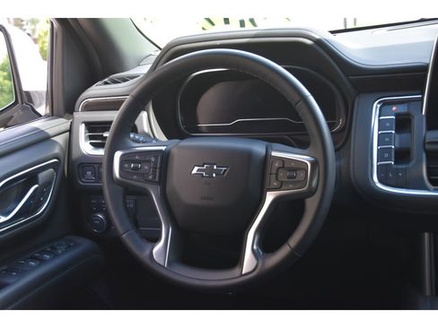 Used 2024 Chevrolet Suburban Z71 w/ Luxury Package AWD/4WD image 16