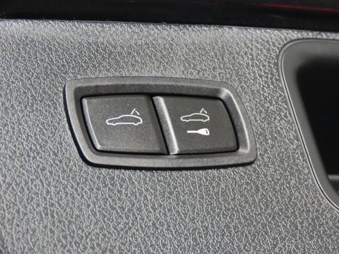 Certified 2026 Porsche Macan AWD/4WD image 49