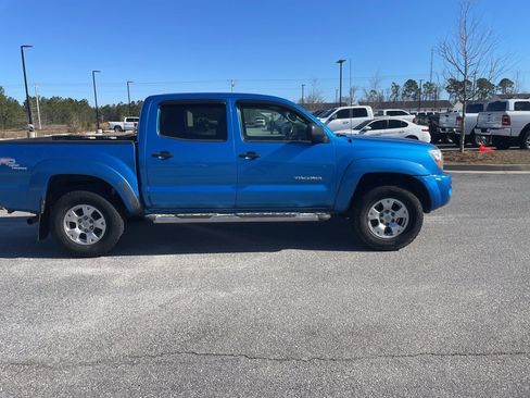 Used 2011 Toyota Tacoma PreRunner w/ TRD Off-Road Pkg image 10